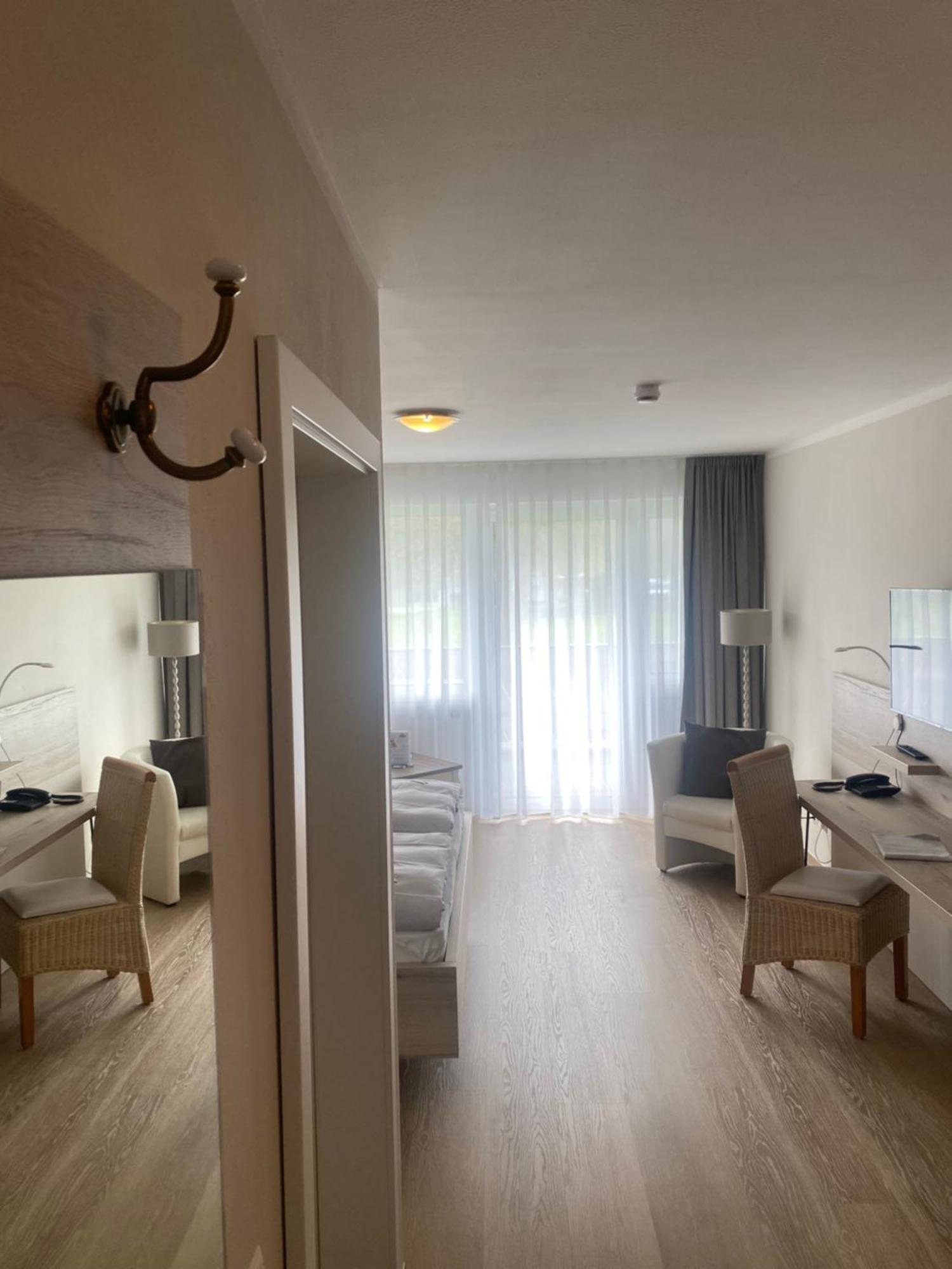 Hotel Kronenhof Oberweser Buitenkant foto